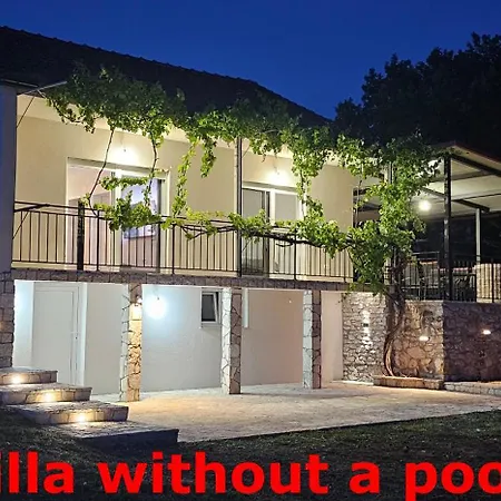 Holiday House Aurora Borealis Ervenik Exterior photo